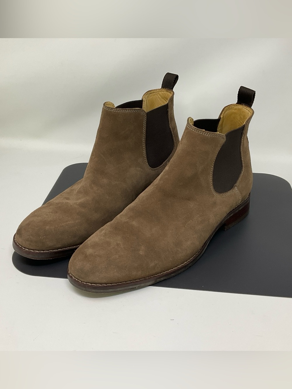 Johnston & Murphy Suede Chelsea Boots 20-9822 sheepskin size 10